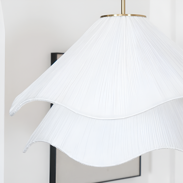 Suspension décorative Japandi en tissu fleuri, un luminaire moderne pour salon ou chambre.