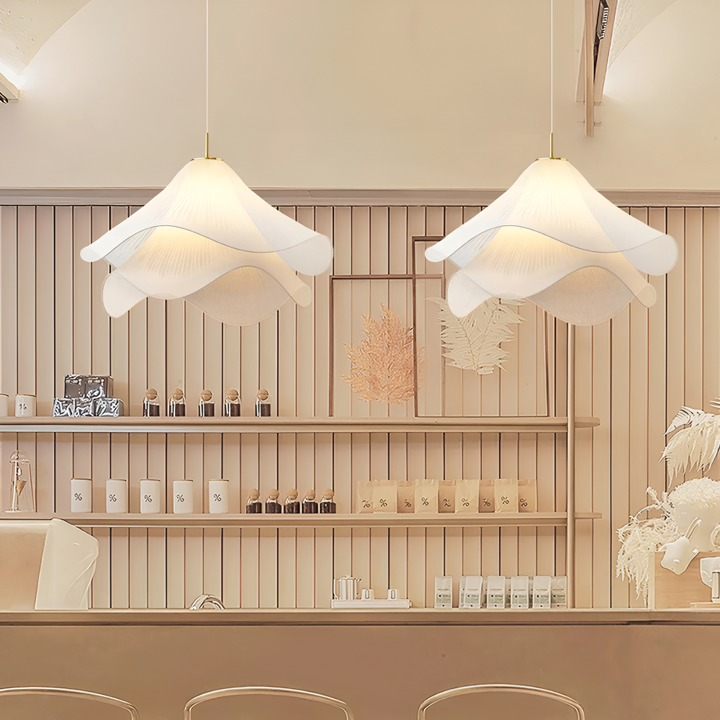 Suspension Japandi moderne en tissu fleuri, parfaite pour une ambiance zen et décoration intérieure.