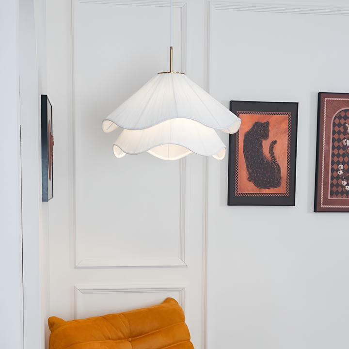 Suspension Japandi fleurie en tissu, un luminaire moderne pour salon, chambre, salle à manger.