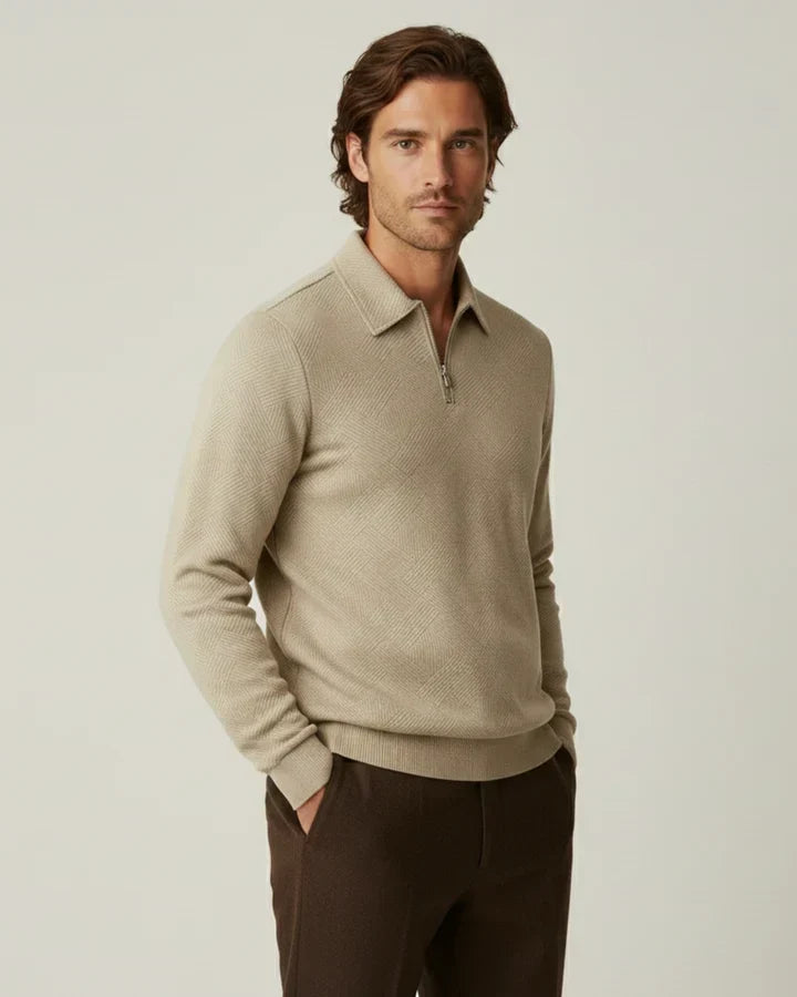Pull homme élégant col polo zippé, maille texturée. Confort et style pour automne/hiver.