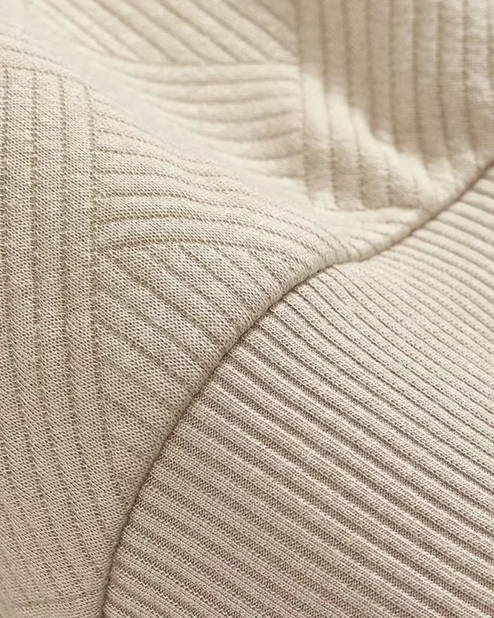 Pull homme zippé col polo, facile à associer. Look élégant, confortable pour homme, hiver.