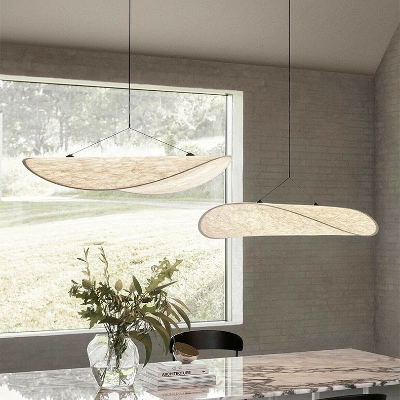 Élégante suspension LED minimaliste avec abat-jour DuPont. Lumière douce, idéale pour une chambre ou un salon moderne.