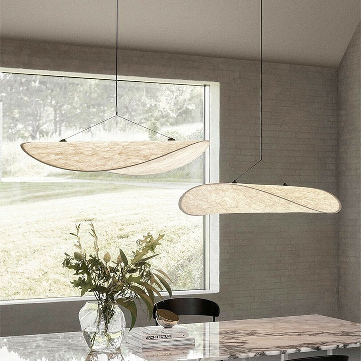 Élégante suspension LED minimaliste avec abat-jour DuPont. Lumière douce, idéale pour une chambre ou un salon moderne.