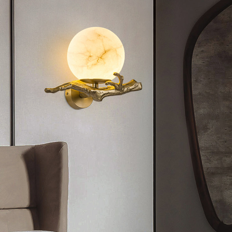 Décoration murale lumineuse en bronze, applique moderne raffinée, accentue le style de l'intérieur.