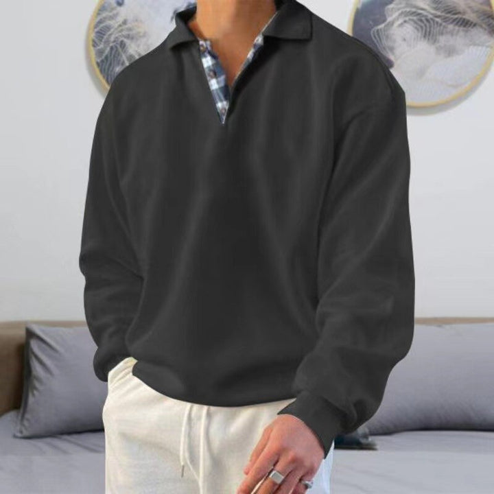 Vêtement confortable, pull homme décontracté, un basique essentiel pour la mode masculine.