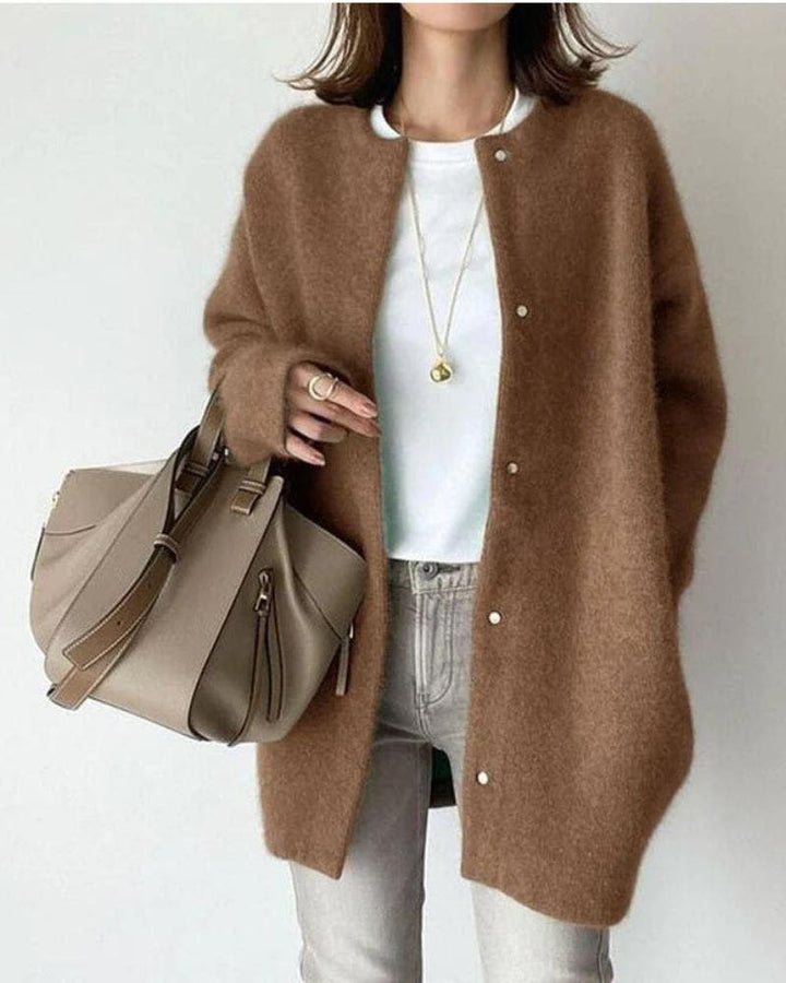Gilet femme mode automne, confortable et chic. Pièce essentielle pour une superposition moderne et stylée.