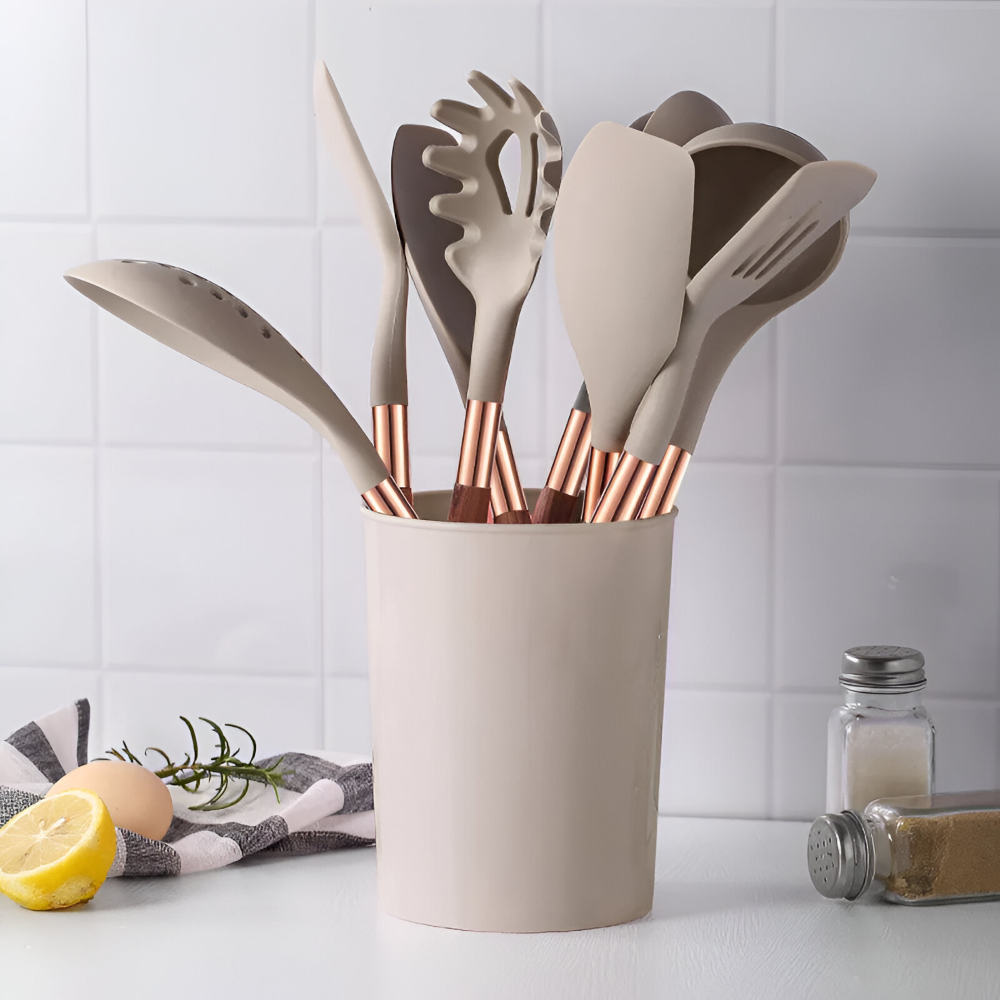 Collection d'ustensiles de cuisine en silicone ergonomiques, antiadhésifs, parfaits pour la cuisson facile.