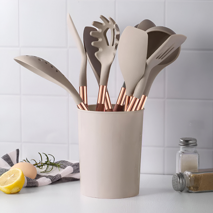 Collection d'ustensiles de cuisine en silicone ergonomiques, antiadhésifs, parfaits pour la cuisson facile.