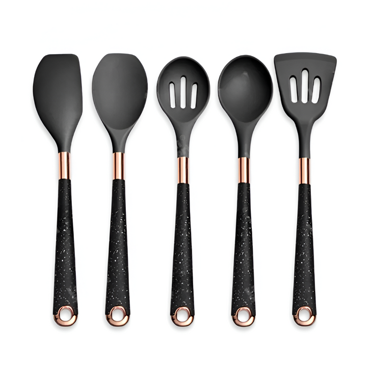 Ustensiles de cuisine en silicone flexibles et robustes, antiadhésifs, essentiels pour pâtisserie et cuisson.