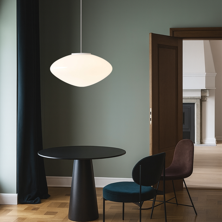 Lampe suspendue design scandinave classique, éclairage idéal pour salon contemporain ou chambre.