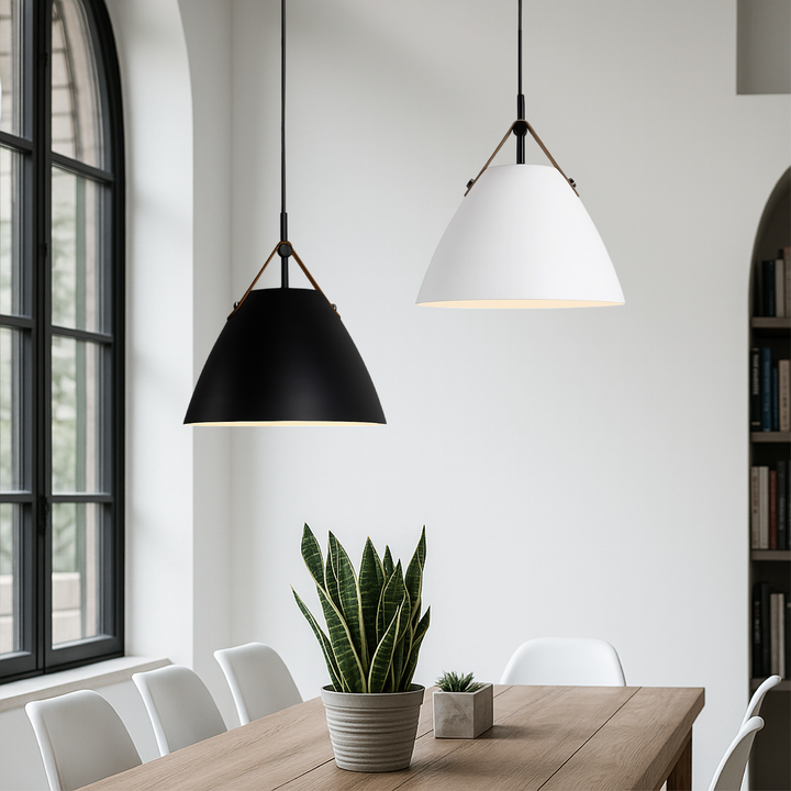 Plafonnier scandinave coloré en fer, parfait pour salon, offrant lumière directionnelle et déco tendance.
