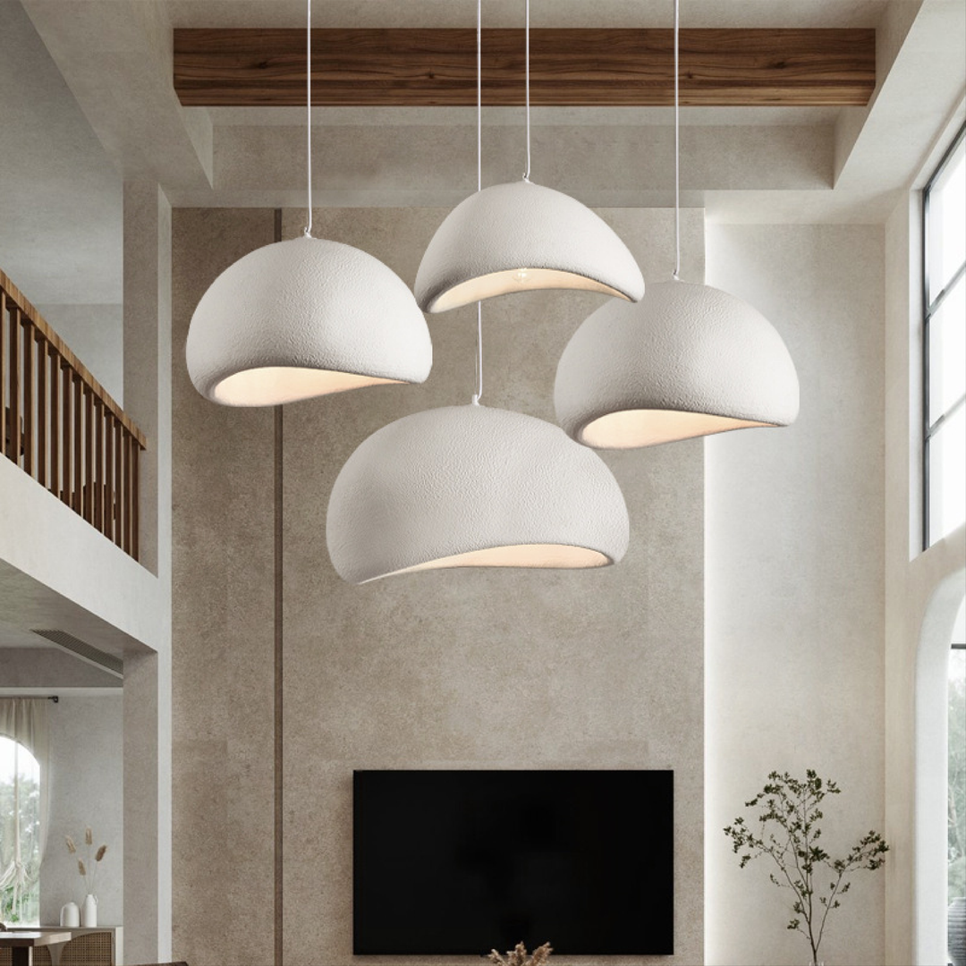 Lampe suspendue moderne Wabi-Sabi, design minimaliste idéale pour salon ou salle à manger. Lumière douce.