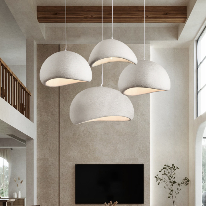 Lampe suspendue moderne Wabi-Sabi, design minimaliste idéale pour salon ou salle à manger. Lumière douce.
