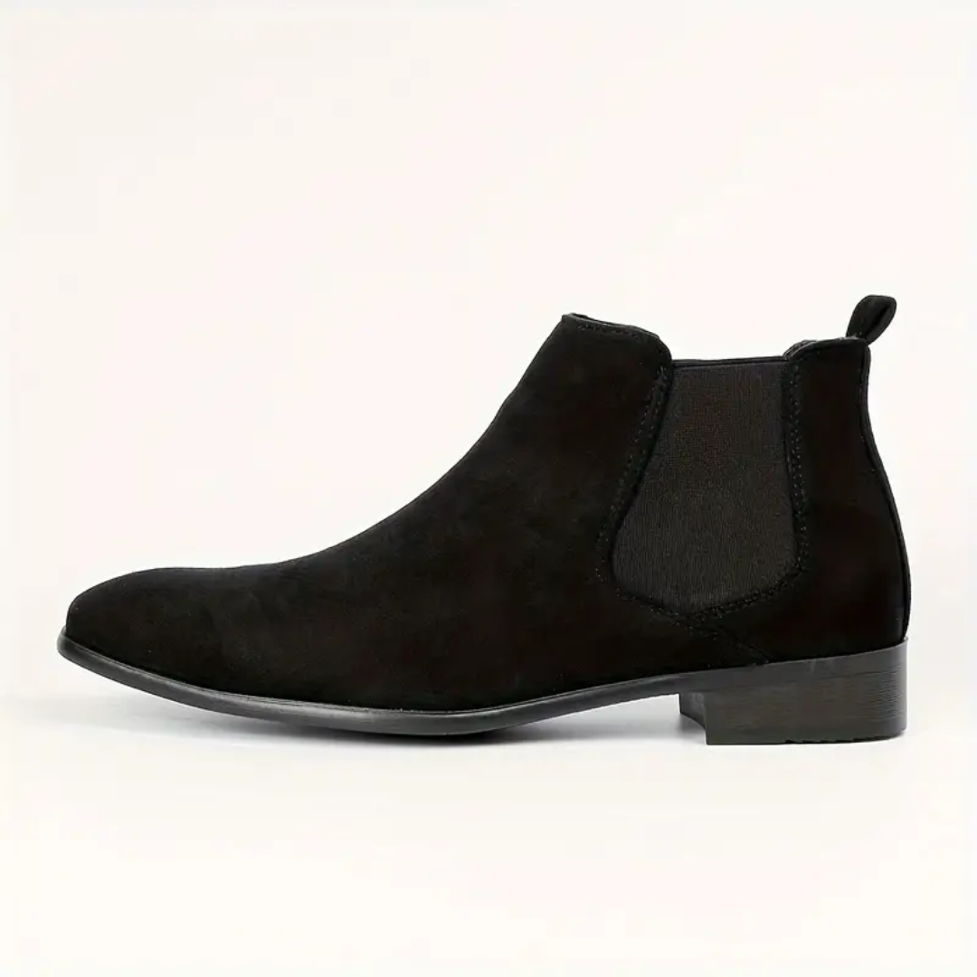Bottines Chelsea homme stylées et confortables, un indispensable classique pour compléter la mode masculine moderne.