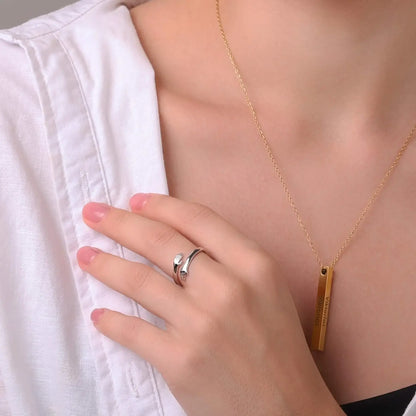 MÁS QUE UN ANILLO — UN ABRAZO ETERNO