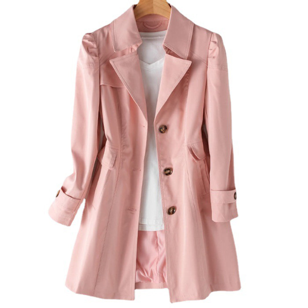 Coupe-vent femme léger et élégant, ajustable pour un confort optimal, protection contre la pluie et le vent.