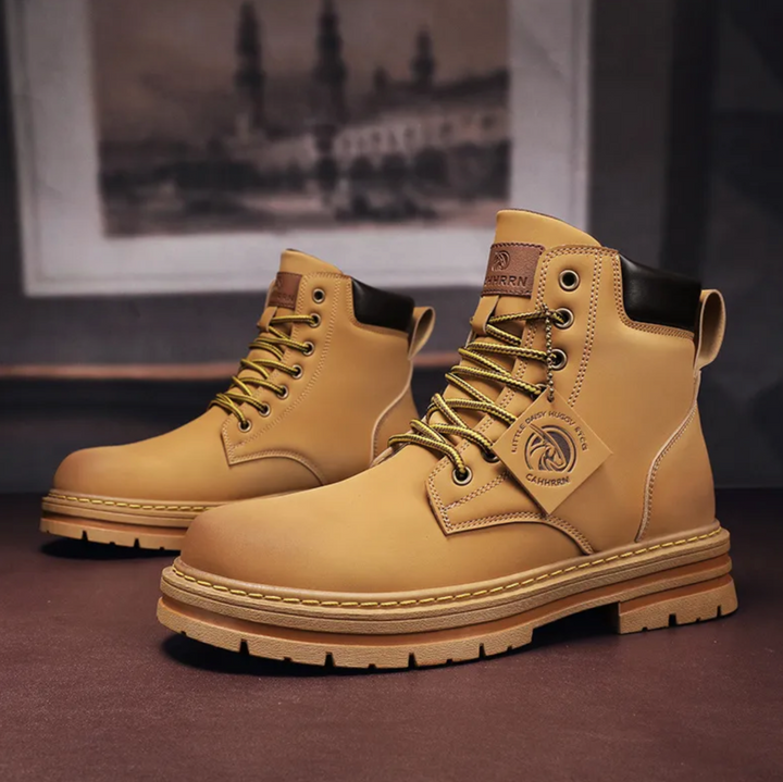 Bottines homme casual à lacets, parfaites pour la marche urbaine et le confort automne-hiver. Style moderne.