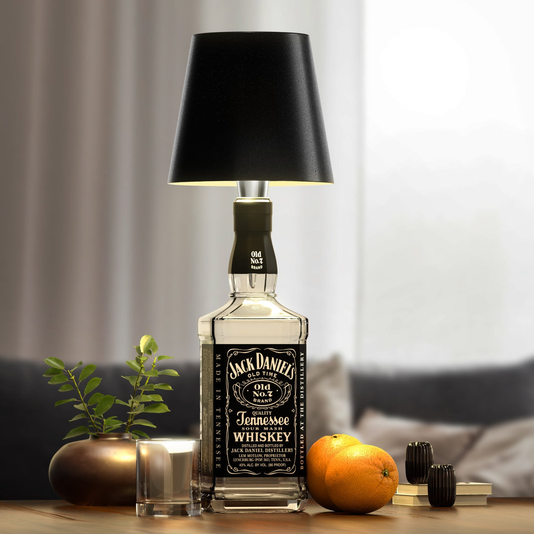 Lampe bouteille LED rechargeable pour ambiance intérieure, lumière RVB dimmable.
