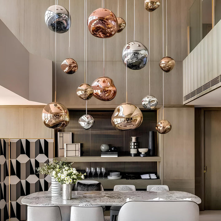 Lustre LED design effet lave pour salon moderne, éclairage élégant.