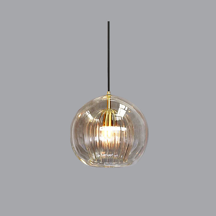 Lampe suspendue globe verre, hauteur réglable. Design contemporain pour un éclairage intérieur polyvalent et chic.
