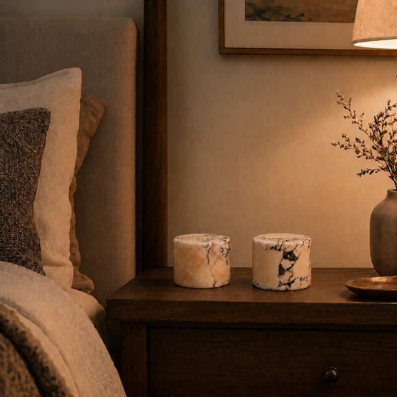 Lampe d'intérieur design, rechargeable, éclairage sans fil pour une ambiance moderne et élégante.