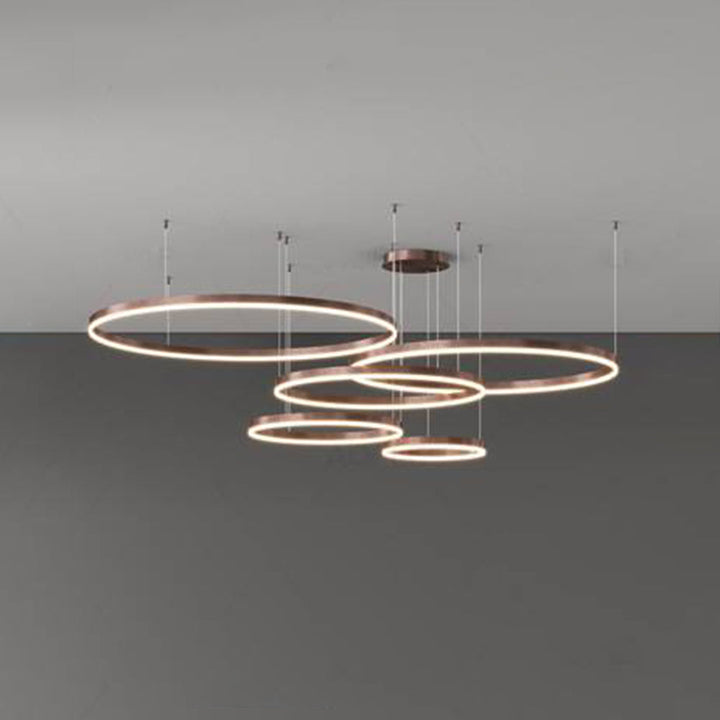 Lampe à suspension LED polyvalente. Son design et sa fonctionnalité s'adaptent à toute pièce et style.
