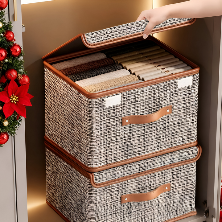 Boîte de rangement pliante élégante pour dressing, chambre ou bureau, optimise l'organisation.