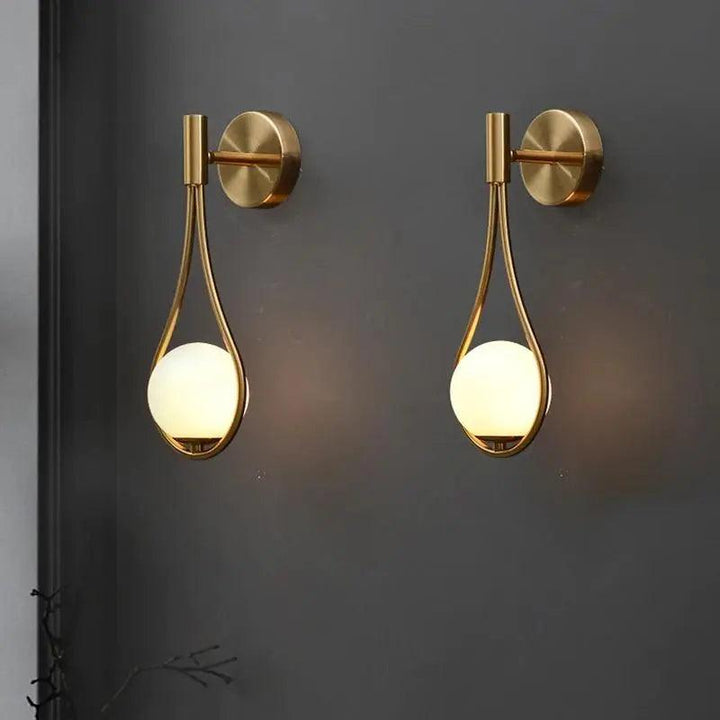Applique murale LED réglable, style nordique épuré. Lumière chaude pour salon, luminaire design.