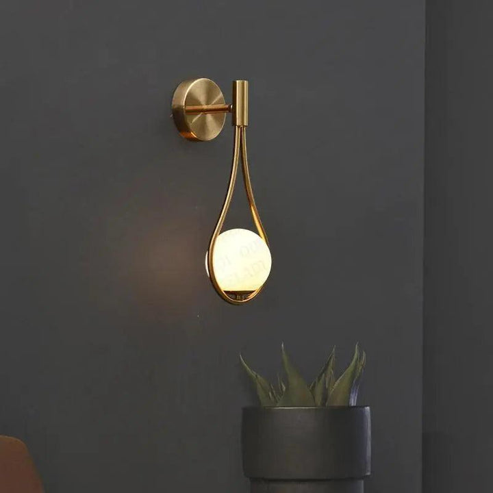 Lampe murale LED moderne pour une décoration intérieure chic. Applique scandinave, éclairage optimal.