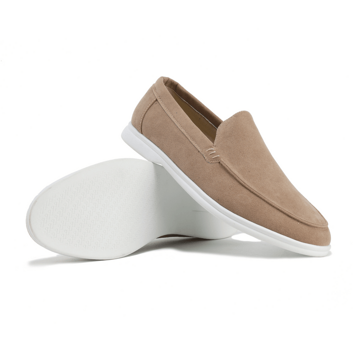 Chaussures homme style mocassin, conception souple pour un confort maximal, look décontracté-chic.