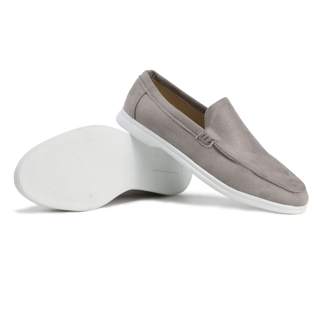 Mocassins en cuir grainé pour homme, un style élégant et robuste, parfaits pour une mode durable.
