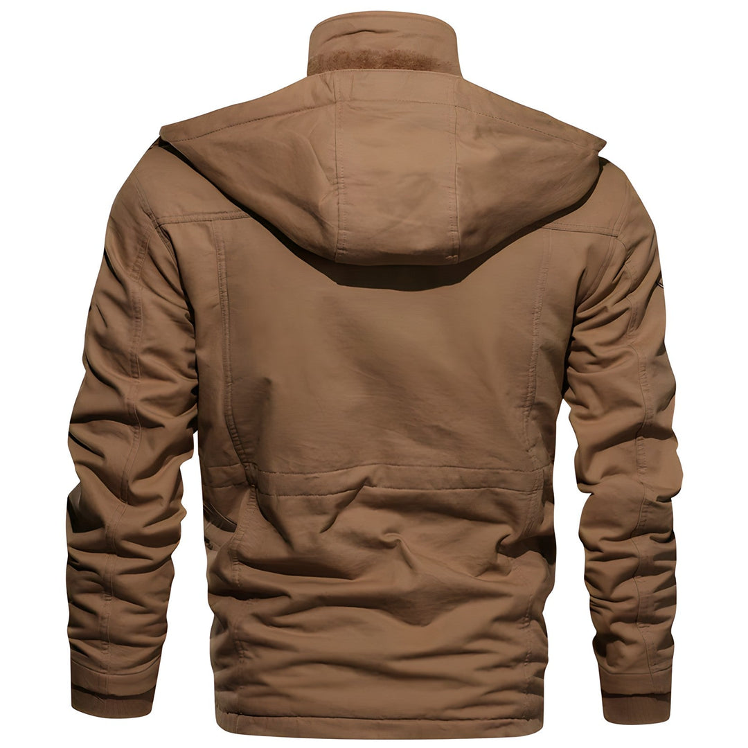Manteau homme Logan résistant, imperméable et coupe-vent, parfait pour le temps froid.