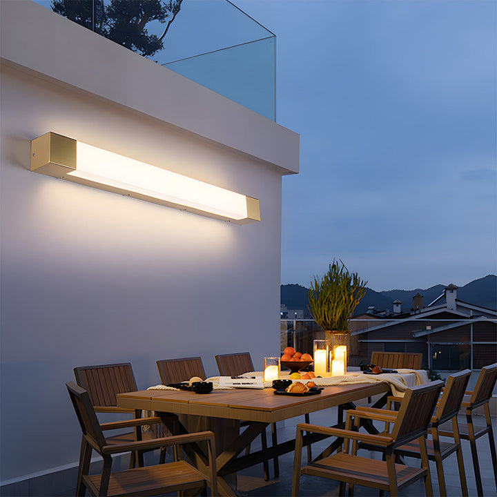Lumière murale extérieure IP65, design moderne, éclairage LED pour sécuriser et embellir l'espace.
