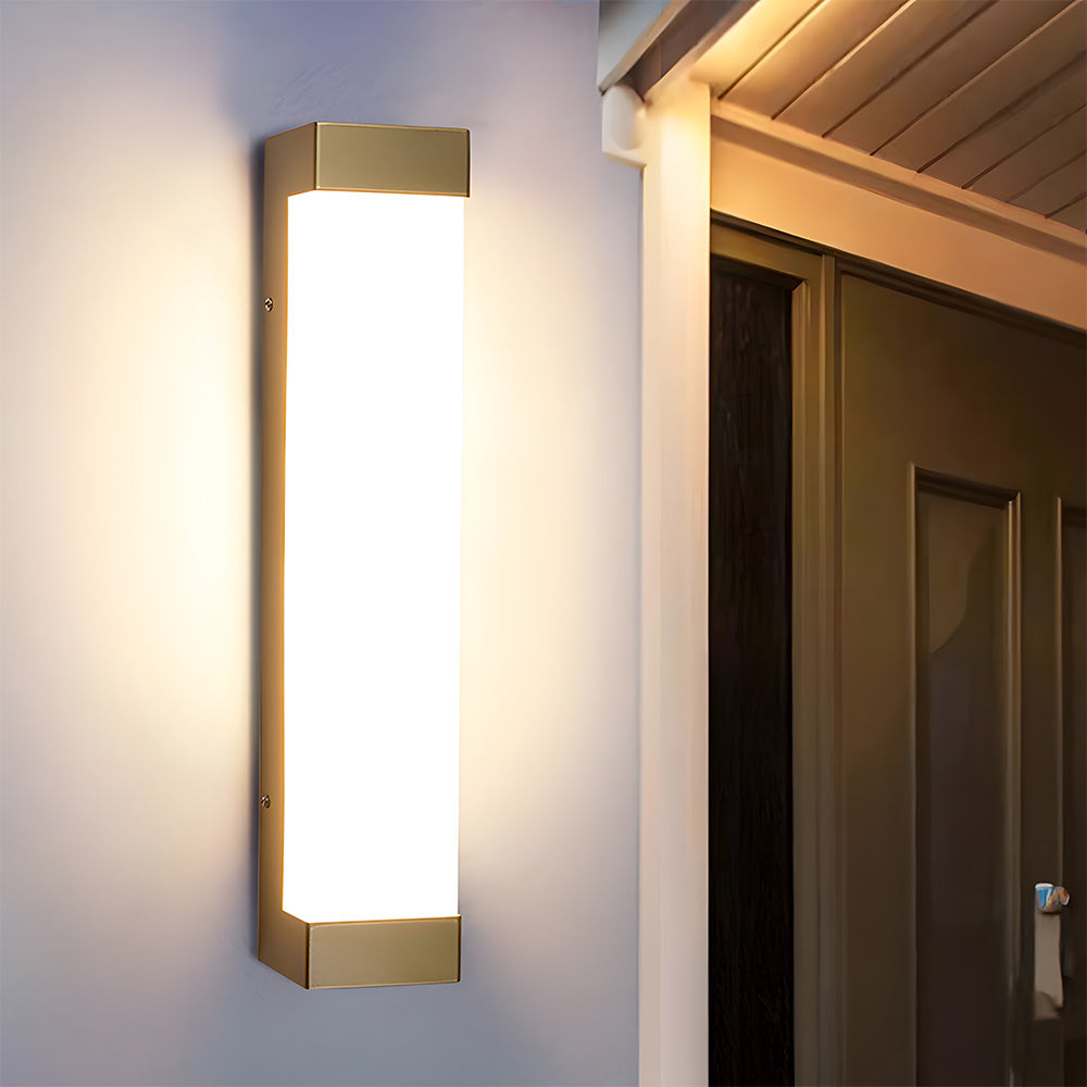 Applique murale extérieure LED moderne étanche IP65, éclairage élégant pour jardin et terrasse.