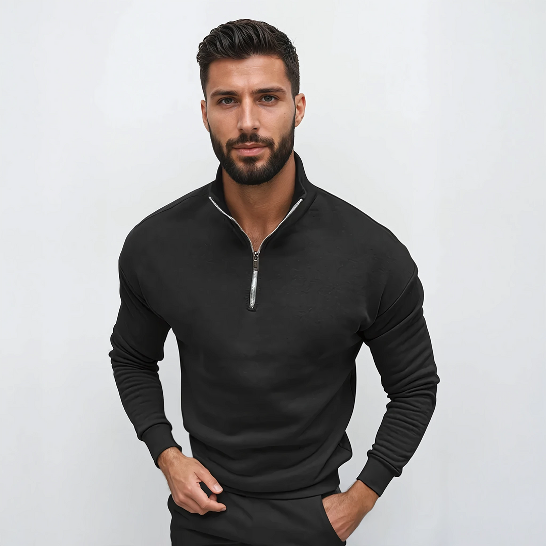 Pull homme Lorence, demi-zip, confortable et chic, un essentiel pour votre garde-robe hivernale.