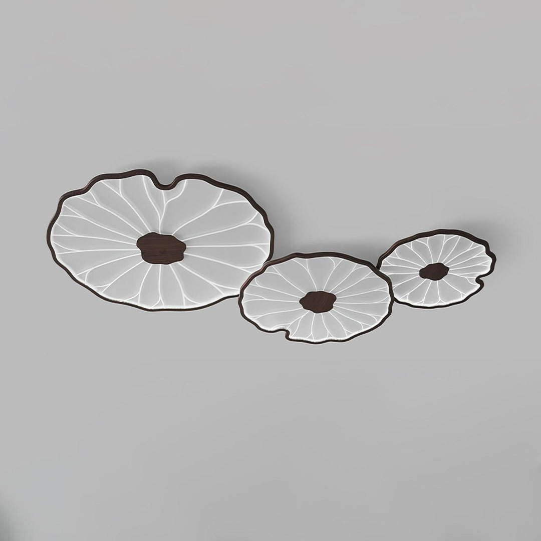 Plafonnier Solara LED, design inspiré feuille de lotus, bois naturel, ajoute du style au plafond.