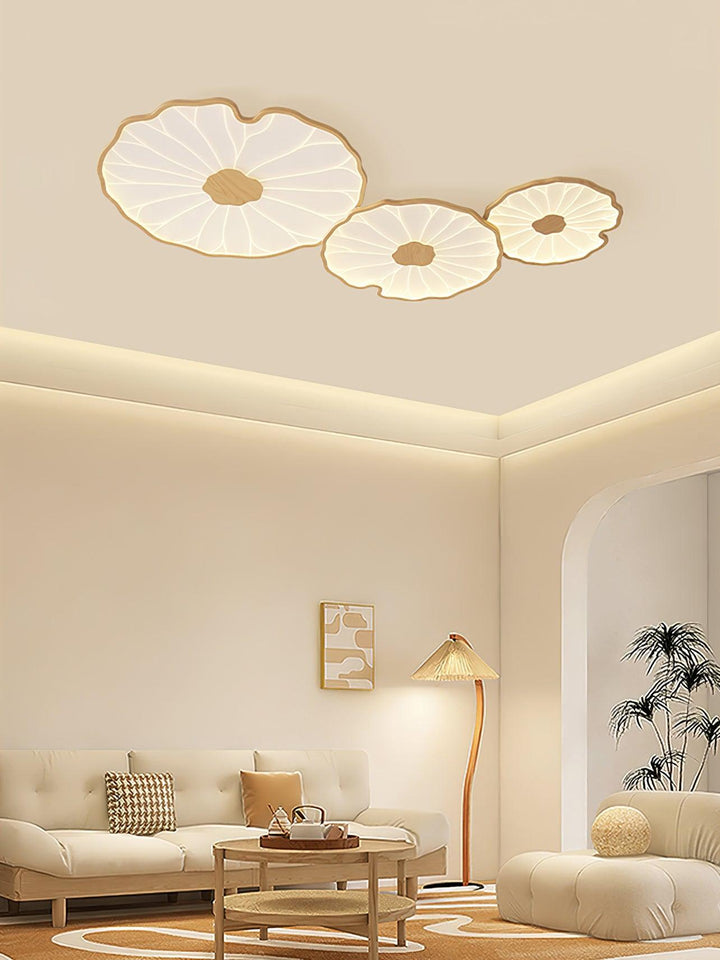 Plafonnier Solara LED, design organique feuille de lotus, bois naturel, luminaire de qualité.