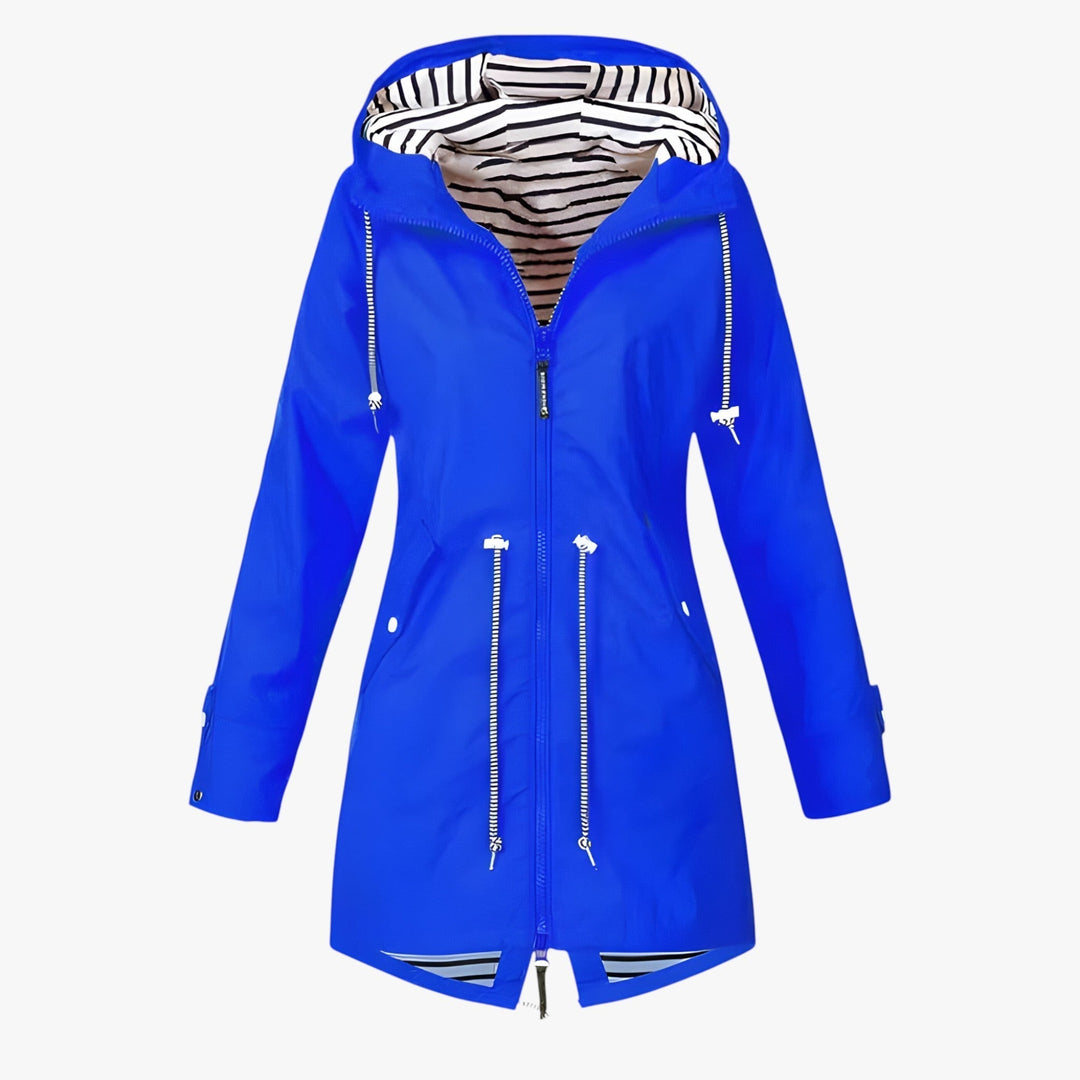 Parka femme à coupe ajustable et capuche. Confort et style garantis pour mi-saison et hiver.