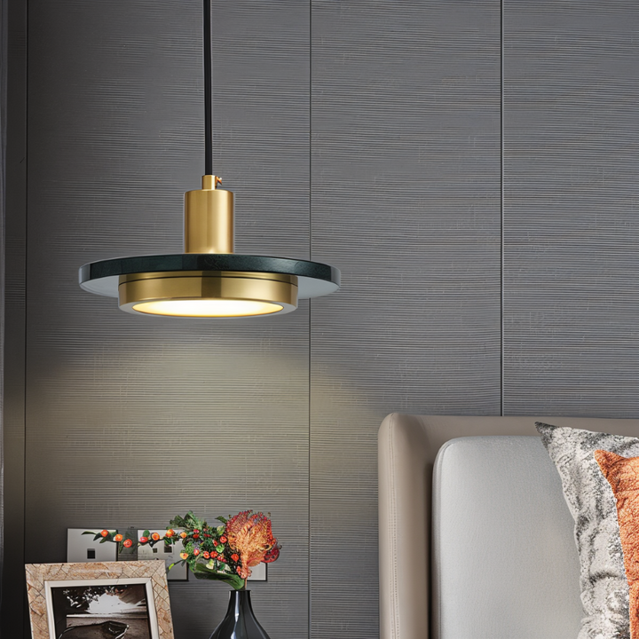 Lampe de plafond LED moderne design double, idéale pour table à manger contemporaine.