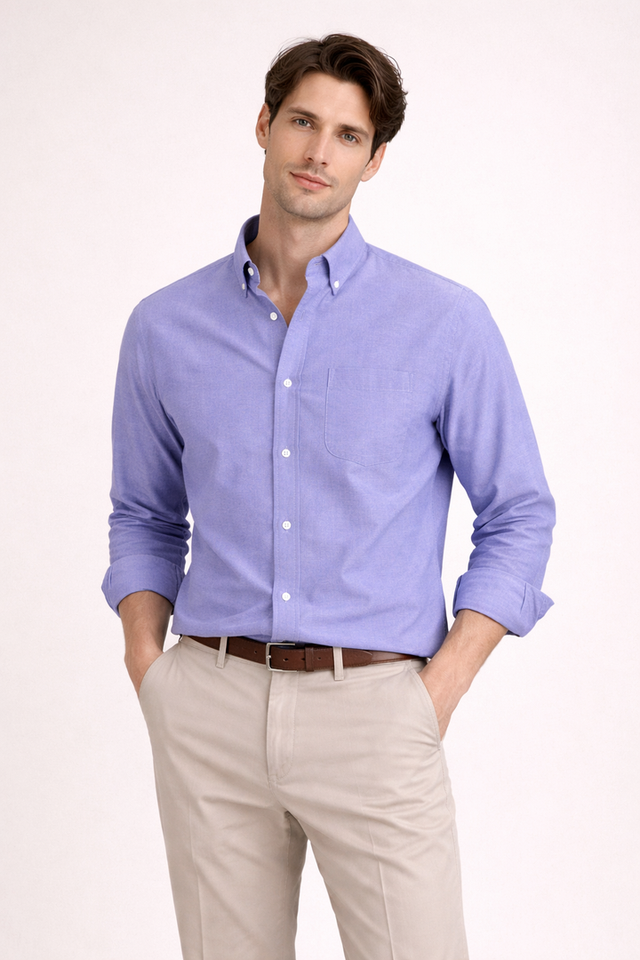 Chemise homme à col classique, coupe moderne. Manches longues, un essentiel polyvalent de la garde-robe masculine.