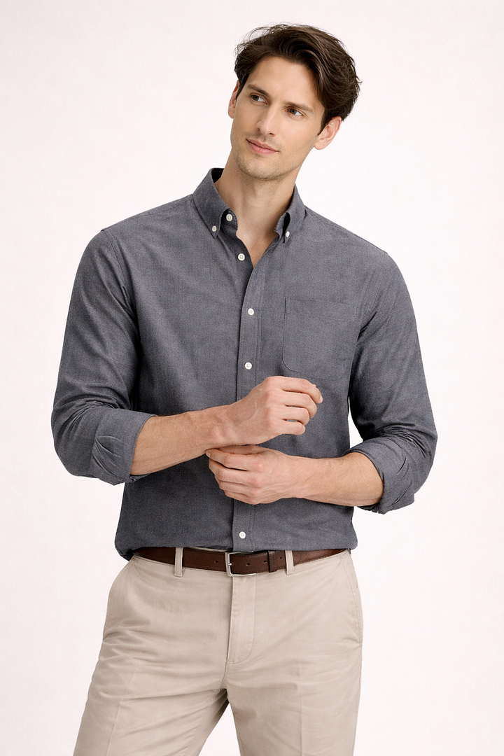 Mode masculine : chemise à manches longues. Confort et style intemporel pour un look soigné et actuel.