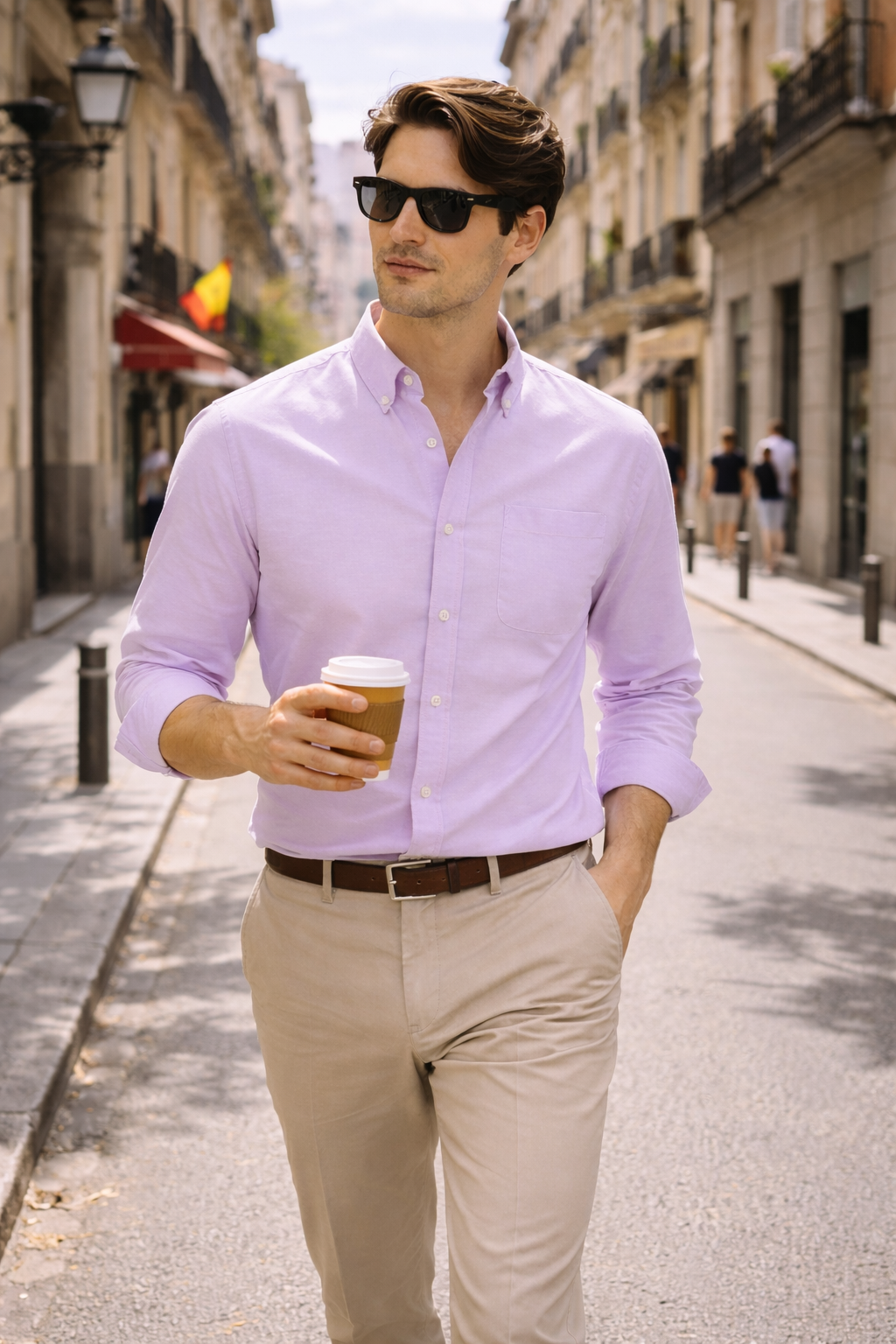 Chemise homme col classique, élégante et confortable. Vêtement polyvalent pour toute saison, style assuré.