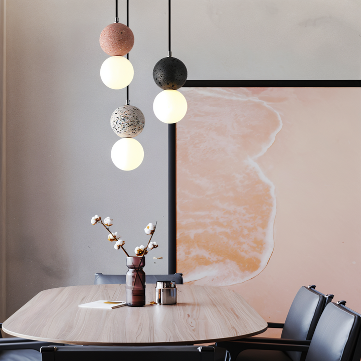 Luminaire LED contemporain, double boule de verre, idéal salle à manger et salon.