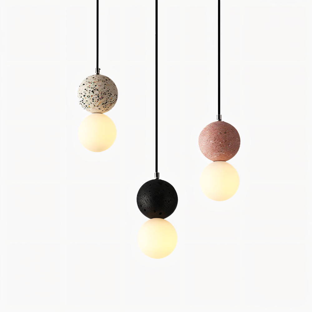 Plafonnier double boule LumeGlobe, verre et LED, pour une salle à manger stylée.