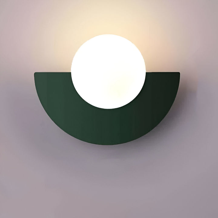 Applique murale AuraSphere, lampe LED sphérique avec option lumière chaude ou neutre; style moderne.