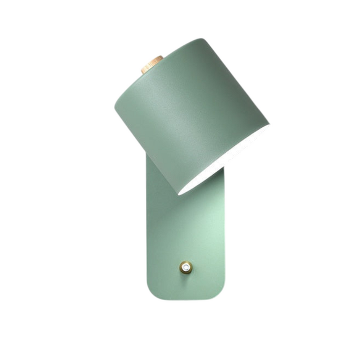 Applique murale LED élégante LuminaStyle pour intérieur, design moderne, éclairage économique.