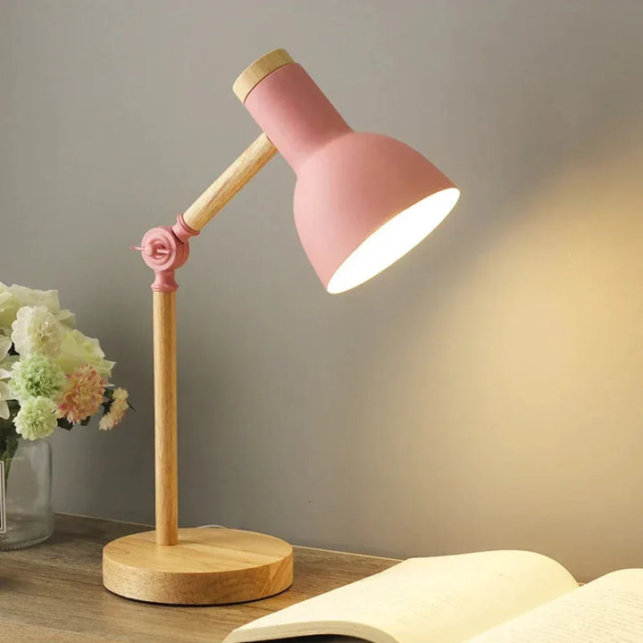 Lampe LED de bureau réglable avec variateur d'intensité, parfaite pour un éclairage de travail et une lumière d'ambiance.