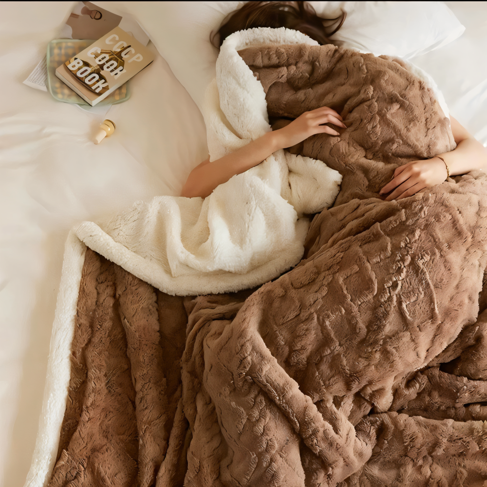 Plaid réversible en laine polaire luxueuse, doux et chaud pour canapé ou lit, confort maison.