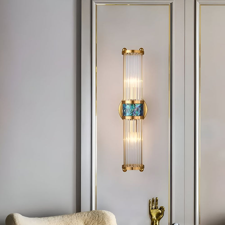 Lumière LED murale, design luxe, décoration intérieure. Applique en cristal doré étincelant.