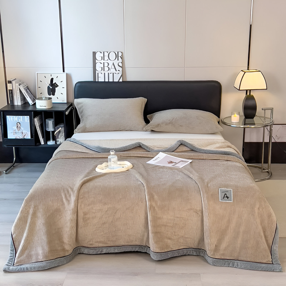 Plaid en velours polyester, idéal comme jeté de lit ou canapé, incroyablement doux.